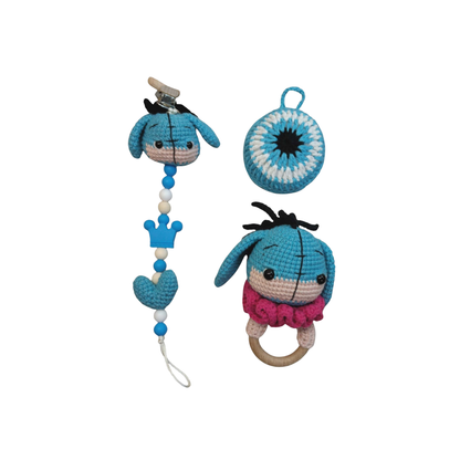 Little Love Set – Blue Calm | Χειροποίητο σετ δώρου νεογέννητου με κουδουνίστρα, κλιπ πιπίλας & φυλαχτό