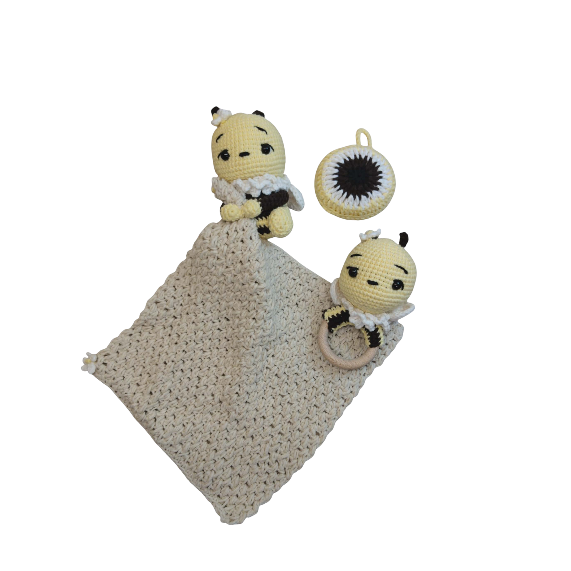Little Love Set – Sweet Bee | Χειροποίητο σετ δώρου νεογέννητου με κουδουνίστρα, νάνι & φυλαχτό