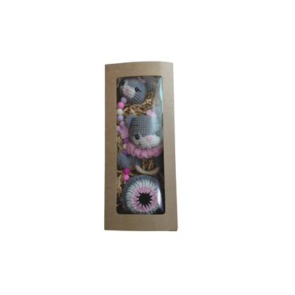 Little Love Set – Pink Kitty | Χειροποίητο σετ δώρου νεογέννητου με κουδουνίστρα, κλιπ πιπίλας & φυλαχτό