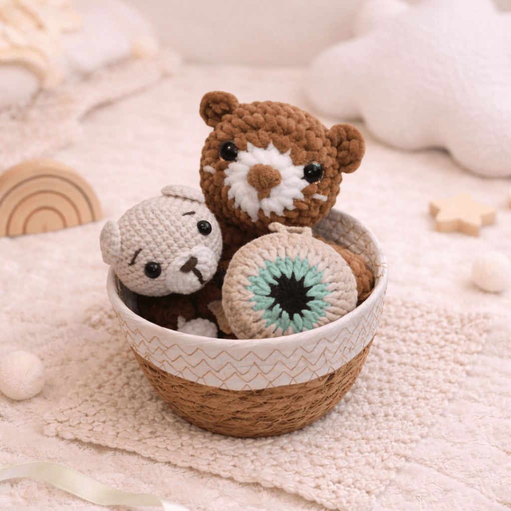 Little Love Set – Cozy Bear | Χειροποίητο σετ δώρου νεογέννητου με νάνι, κουδουνίστρα & φυλαχτό