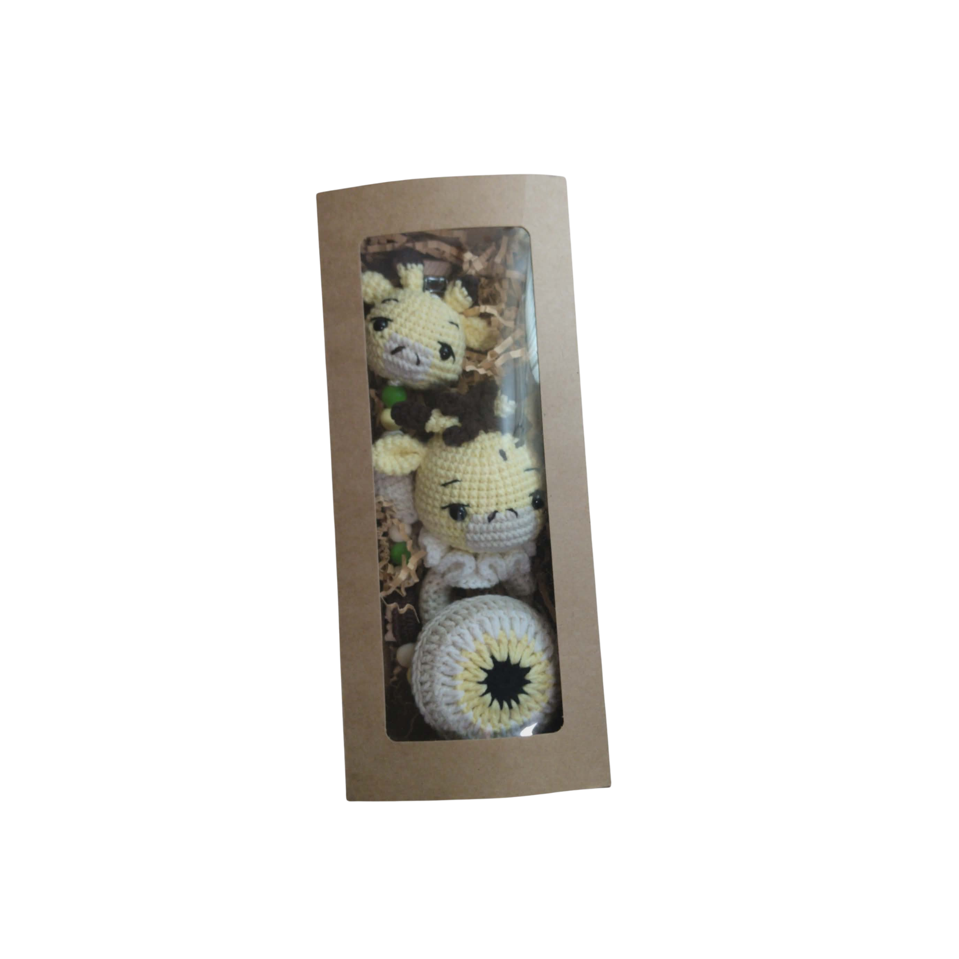 Little Love Set – Gentle Giraffe | Χειροποίητο σετ δώρου νεογέννητου με κουδουνίστρα, κλιπ πιπίλας & φυλαχτό