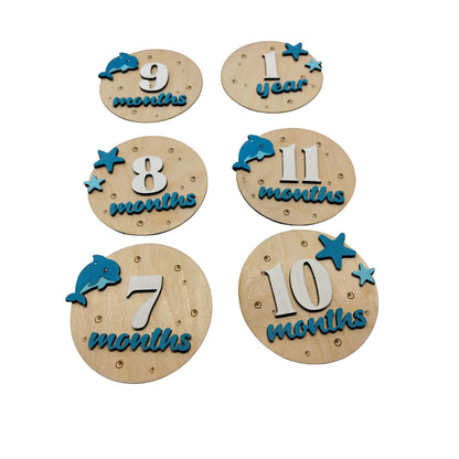 Ξύλινα Milestone Cards με Δελφινάκι – Κάρτες Ορόσημων Μωρού 1-11 Μηνών & ενός έτους