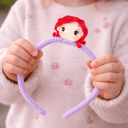 Χειροποίητη Πλεκτή Στέκα Μαλλιών «Amigurumi Doll – Red Hair»-Happy Love Creation